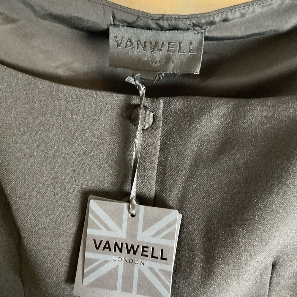 NWT Vanwell London Tailored Button-Down Vest Top - Black Size S - Picture 4 of 11